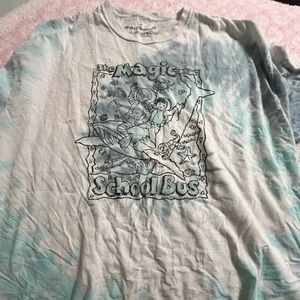 Oversized magic school bus tee